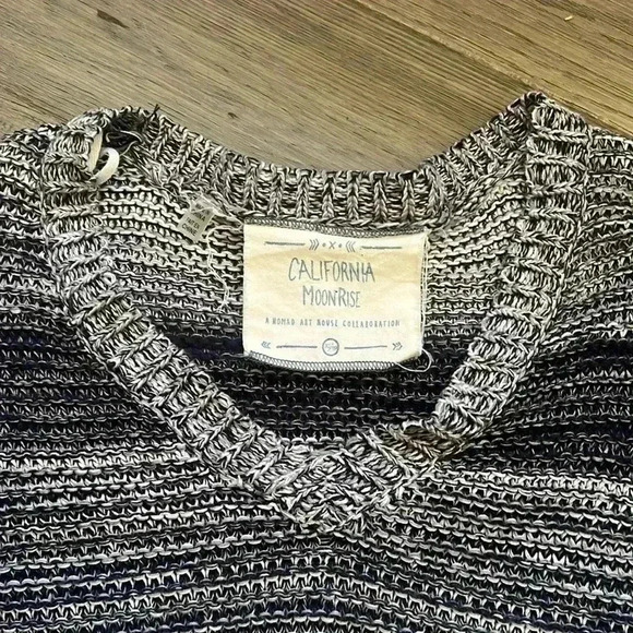 🌸4/$30🌸california Moonrise | Boho Grey knit sweater with fringe - Picture 6 of 12